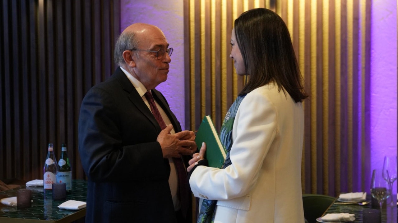 Canciller Hugo de Zela reafirma respaldo de Perú a la democracia en Venezuela tras reunión con María Corina Machado